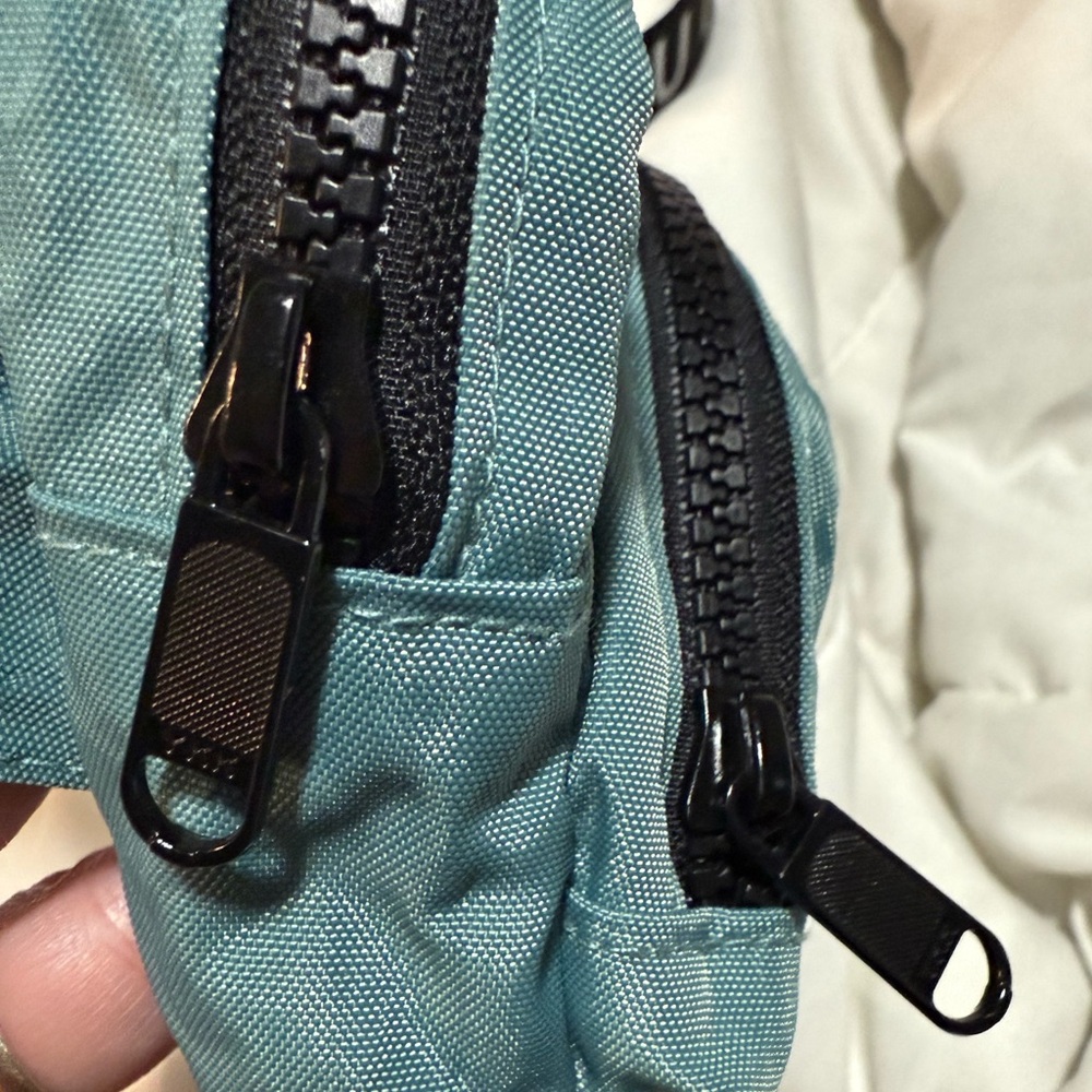 Baggu OG Teal Fanny NWT - Picture 3 of 4